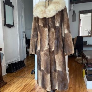 Vintage retro Desjardins fur coat